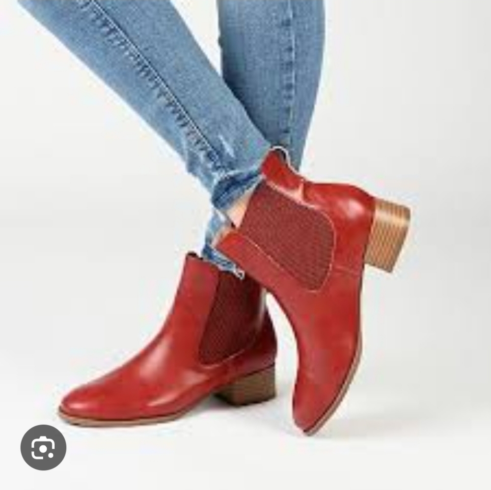Journee Collection Chayse Tru Comfort Foam Pull-on Red Ankle Booties